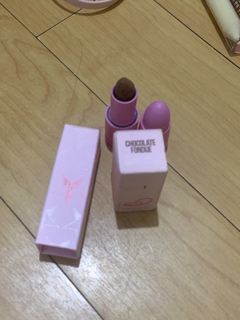 Jeffree Star Velvet Trap Lipstick (Category: Makeup) located in Manila. Submitted by yurishinin (Listing ID 1469352366, Image 2). Description: Rfs: declutterring, need space, and badly need funds. Get niyo na plsss - Brand: Jeffree Star Cosmetics - Item: VELVET TRAP LIPSTICK - Shade: Chocolate Fondue - Condition: Brand new, never used—swatched only. Comes with original box but expect dents or some damages since nakatambak lang rin. This is AUTHEN