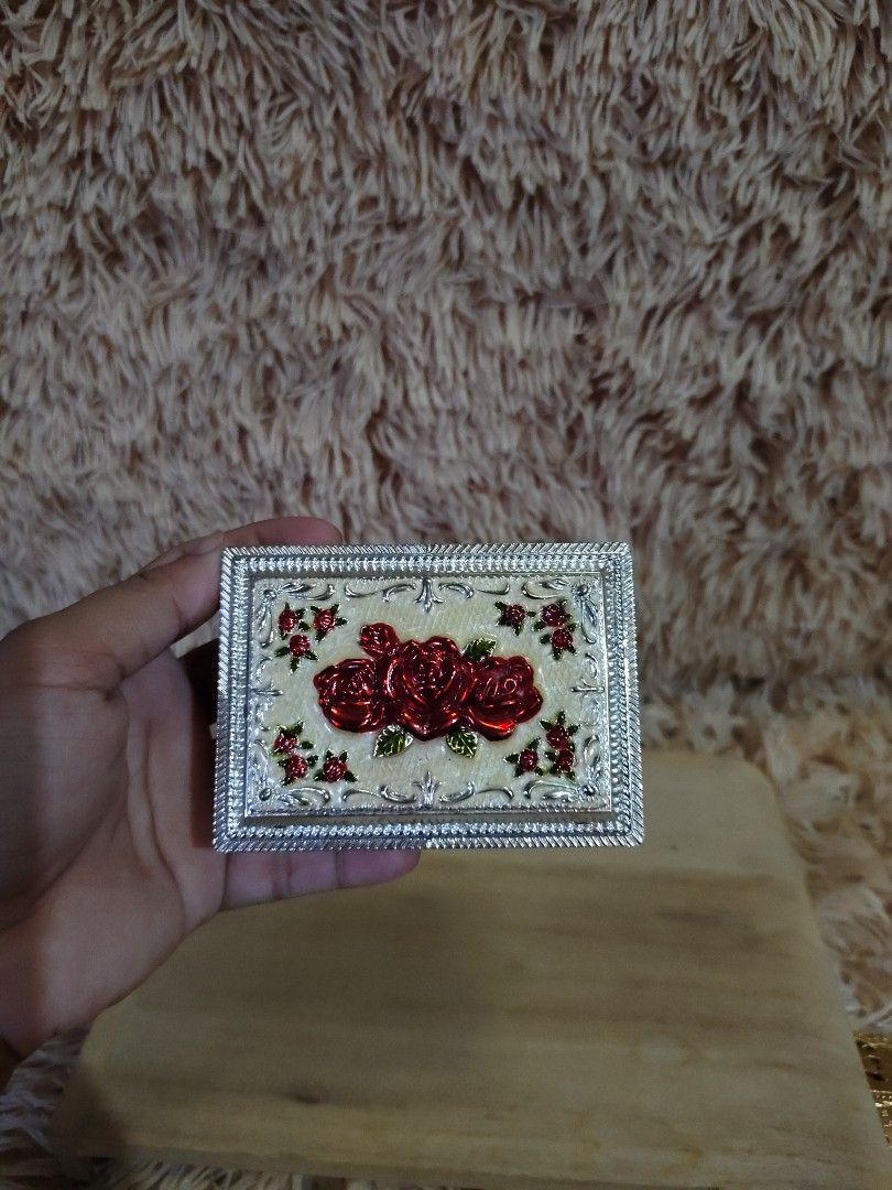Jewelry box (Category: Accessory Holder, Box & Organizers) located in Davao. Submitted by dvo_jpnstuff (Listing ID 1469247054, Image 2). Description: size :2*4* 4 inches.