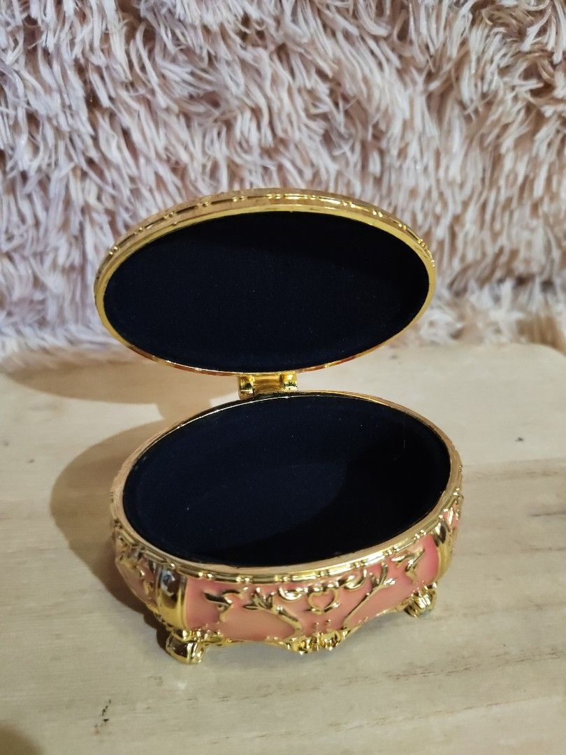 Jewelry box (Category: Accessory Holder, Box & Organizers) located in Davao. Submitted by dvo_jpnstuff (Listing ID 1469247132, Image 2). Description: .