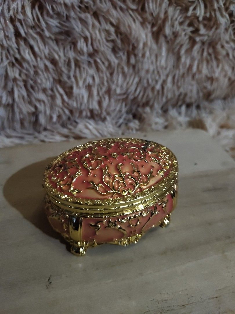 Jewelry box (Category: Accessory Holder, Box & Organizers) located in Davao. Submitted by dvo_jpnstuff (Listing ID 1469247132, Image 3). Description: .