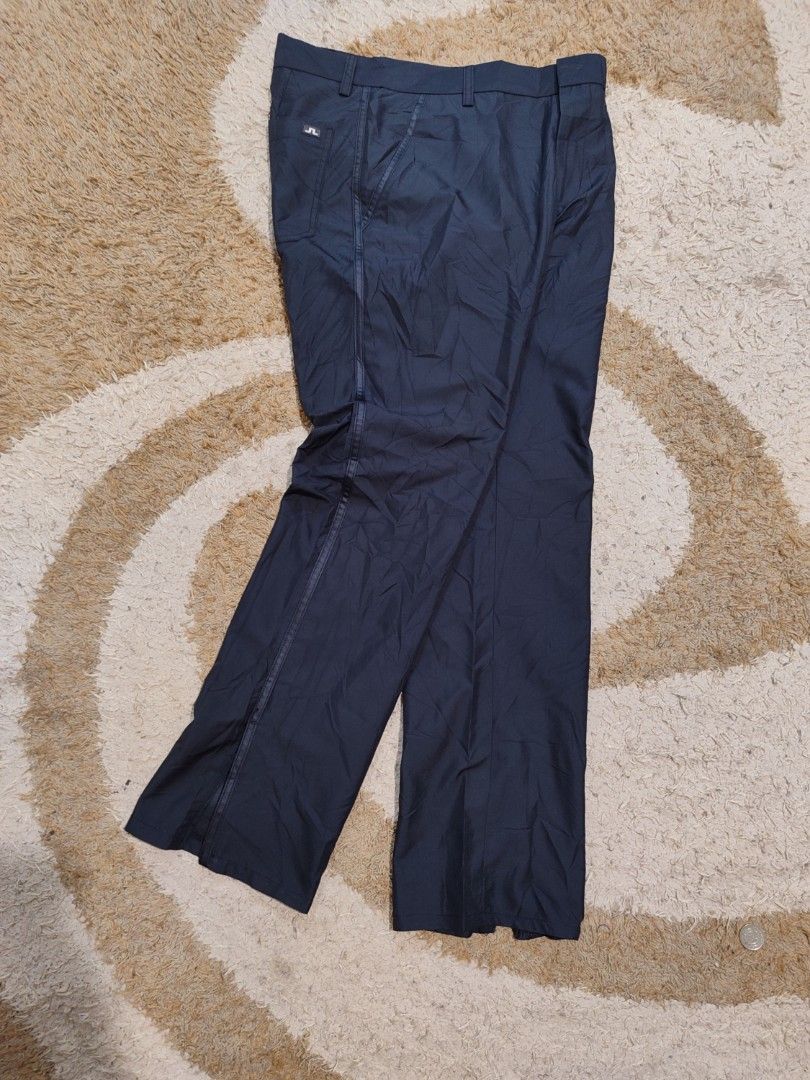 j.lindeberg PANTS (Category: Trousers) located in Pagadian. Submitted by miraculouspat (Listing ID 1469285953, Image 1). Description: L 40 W 31 10/10 COLOR ASNEW CONDITION AUTHENTIC NO ISSUE COLOR MAY VARY DUE TO LIGHT.