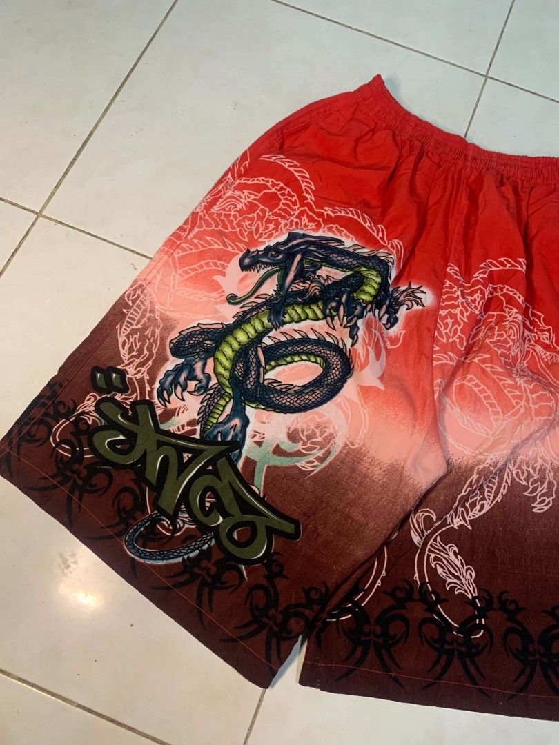 Jnco Dragon Lightweight Short (Category: Shorts) located in Dipolog. Submitted by ethrifttt (Listing ID 1469333154, Image 2). Description: Jnco Dragon Lightweight Short 28-36 waist x 23 length 14.5 thigh x 13 leghole good condition, needs restitch, no tags.