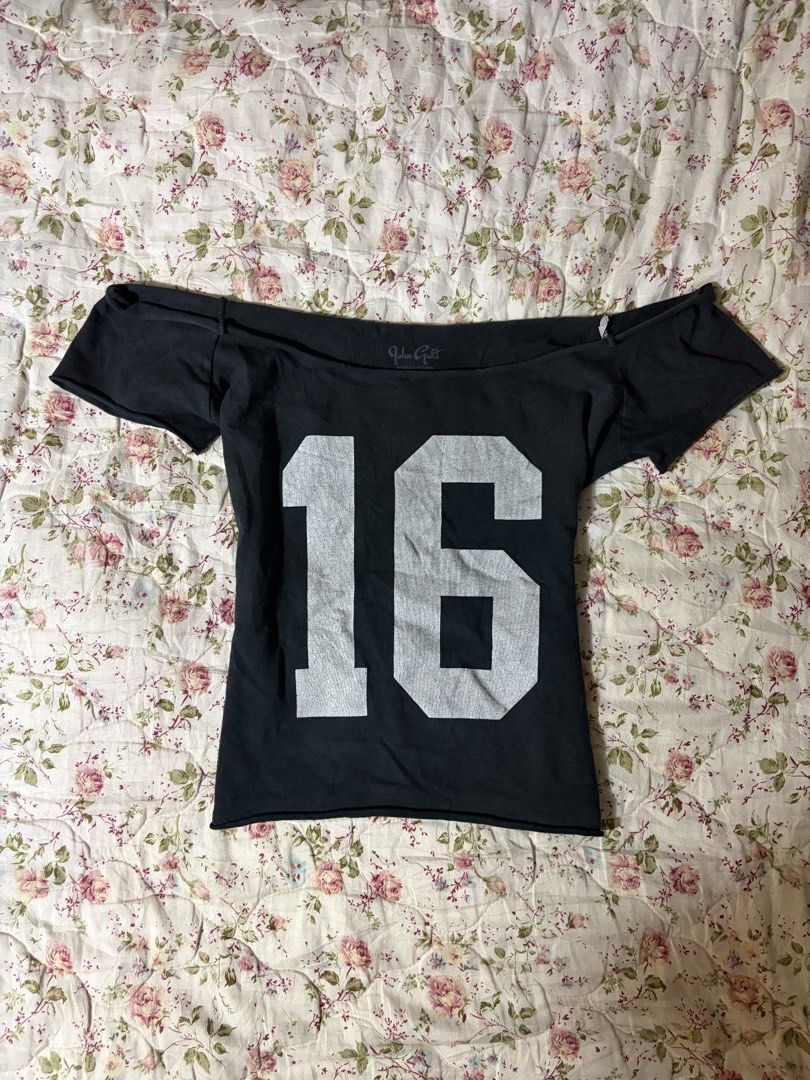 John Galt 16 Off-Shoulder Mini Top (Category: Blouses) located in Muntinlupa City. Submitted by herellas0504 (Listing ID 1469303834, Image 1). Description: John Galt 16 Off-Shoulder Mini Top Mine: 280🐝 | Lock: 399 open for lock! ———————————— size: xs-small no issue, need wash only willing to keep!.