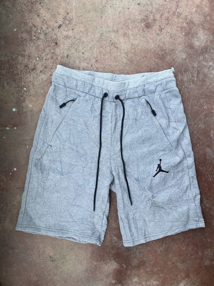 JORDAN (Category: Shorts) located in Ipil. Submitted by cris_1999_fire (Listing ID 1469196978, Image 2). Description: JORDAN Waist:28-30 Length:20 No issue Excellent.