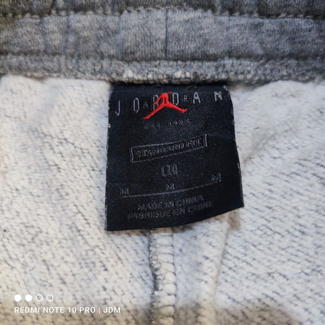 JORDAN Biglogo Joggers (Category: Joggers) located in Antipolo. Submitted by klashnikov (Listing ID 1469249663, Image 3). Description: Jordan Big logo Pants Size:Medium Dimes: 31-38" x39" hem7" leg opening 12" Tags:Intact Condition:Excellent Honest issue:used Payment option:Bank transfer,gcash,cash ₱500 only Pwede videocall for legitimacy Pwede pickup sa aking munting garahe waze (JDM thrift shop) Pwedeng meetup around upper Antipolo,pag malayo k