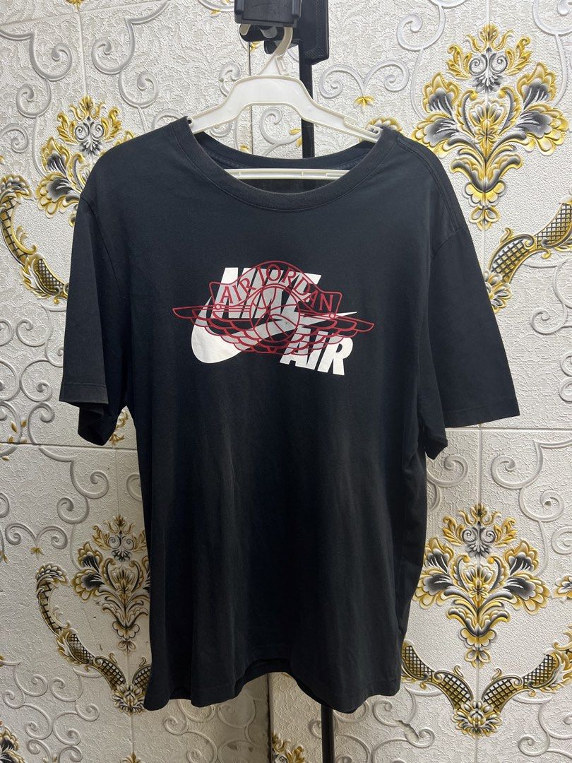 Jordan Black Graphic T-Shirt (Category: Tshirts & Polo Shirts ) located in Manila. Submitted by irenekaren57943 (Listing ID 1469165812, Image 1). Description: 𒊹︎ Jordan Black Graphic T-Shirt ➤ 𝟐𝟐.𝟓 𝐖 | 𝟑𝟎 𝐋 (𝐋-𝐒𝐞𝐦𝐢 𝐗𝐋) ➤ 𝟗.𝟓 | 𝐄𝐱𝐜𝐞𝐥𝐥𝐞𝐧𝐭 ➤ 𝐍𝐨 𝐈𝐬𝐬𝐮𝐞 .