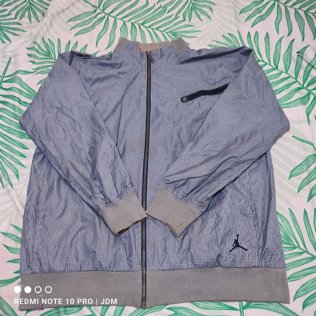 Jordan Check Pattern Windbreaker Jacket (Category: Coats, Jackets and Outerwear) located in Antipolo. Submitted by klashnikov (Listing ID 1469245347, Image 1). Description: Jordan Windbreaker jacket Size:XL Dimes:25.5x30 Tags:Intact Condition:Good condition Honest issue:used/pinhole last pic,d masyado halata dahil aa dwsign at maliit lang Payment option:Bank transfer,gcash,cash ₱700 only Pwede videocall for legitimacy Pwede pickup sa aking muntin