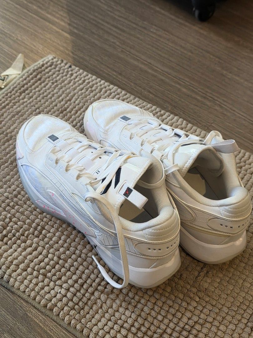 Jordan Luka 2 White hyper Pink (Category: Sneakers) located in Las Pinas. Submitted by zekeshopmn81651 (Listing ID 1469190442, Image 2). Description: used once for pickleball bought at Acienda Outlet Mall. no box. rfs : may court shoes na.