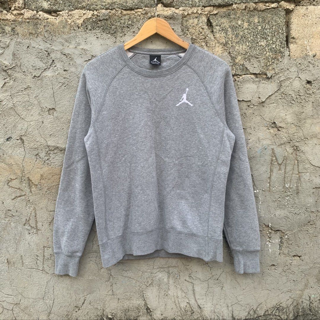 Jordan Sweatshirt grey (Category: Coats, Jackets and Outerwear) located in Manila. Submitted by _thrift.clothes._ (Listing ID 1469169779, Image 1). Description: Size:Small No issue.