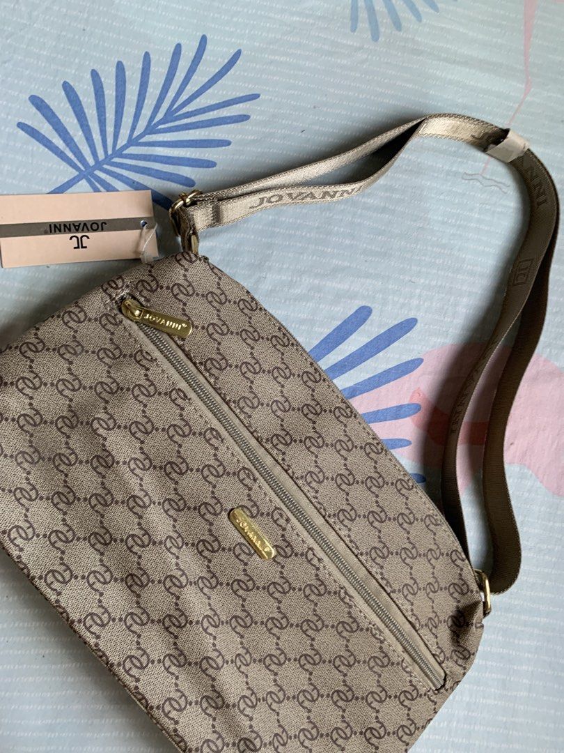 Jovanni Bag (Category: Sling Bags) located in Santa Rosa. Submitted by silvercloud_c774d5 (Listing ID 1469205496, Image 1). Description: Never been used..