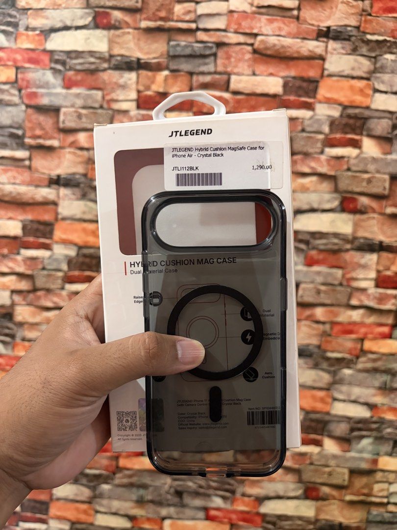 JT Legend case for iPhone Air (Category: Cases & Sleeves) located in Dasmarinas. Submitted by markusi22 (Listing ID 1469205139, Image 3). Description: for sale only price : 1k(slightly negotiable) bought at Powermac for 1299 📲JT Legend case for iPhone Air good as new w box 💯 authentic pickup Dasmariñas Cavite shipping via Lalamove or LBC please respect my post thanks .
