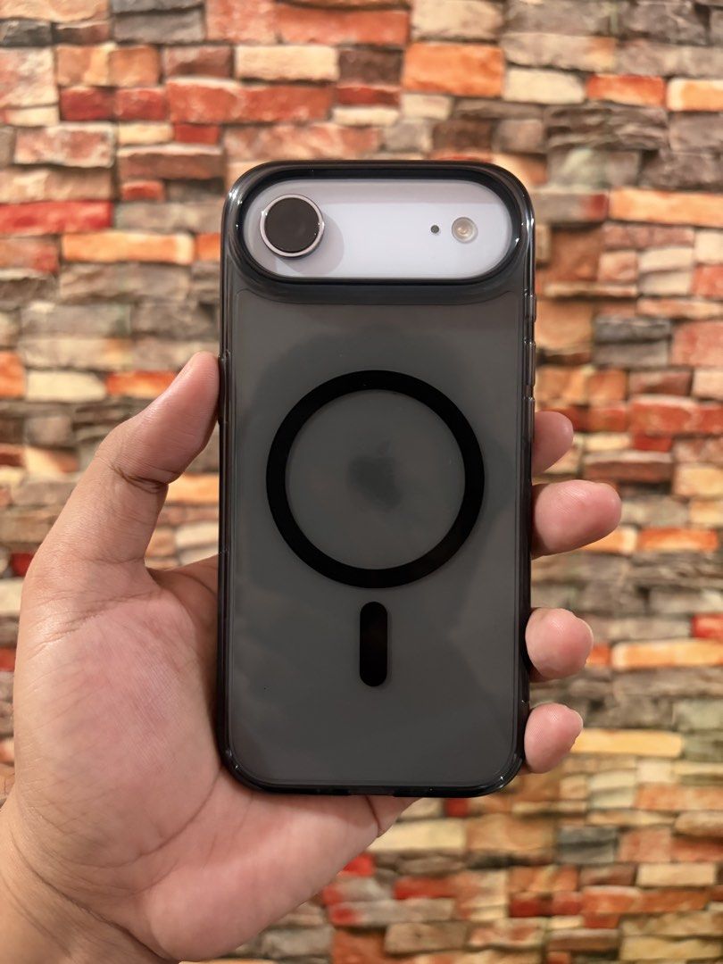 JT Legend case for iPhone Air (Category: Cases & Sleeves) located in Dasmarinas. Submitted by markusi22 (Listing ID 1469205139, Image 2). Description: for sale only price : 1k(slightly negotiable) bought at Powermac for 1299 📲JT Legend case for iPhone Air good as new w box 💯 authentic pickup Dasmariñas Cavite shipping via Lalamove or LBC please respect my post thanks .