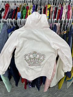 (Category: ) located in . Submitted by riyizthriftz (Listing ID 1469297547, Image 1). Description: .