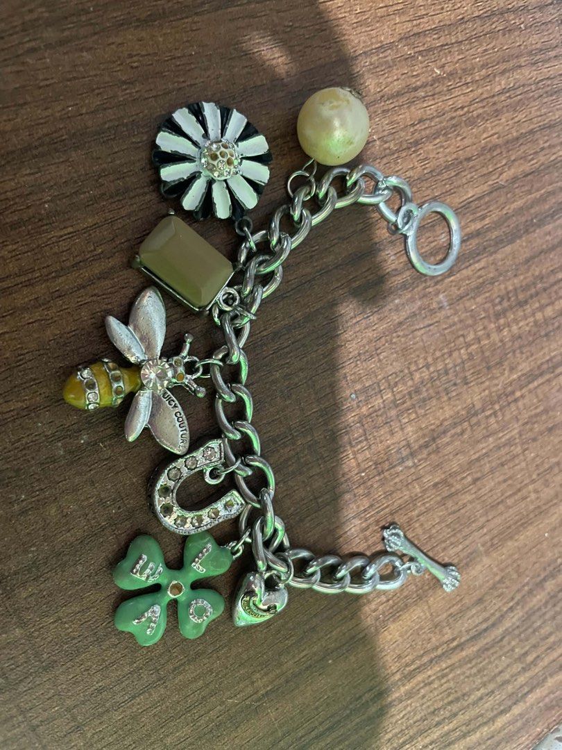 juicy couture bracelet (Category: Luxury Accessories) located in Naga. Submitted by hello_imshellyduval (Listing ID 1469328651, Image 1). Description: as is.