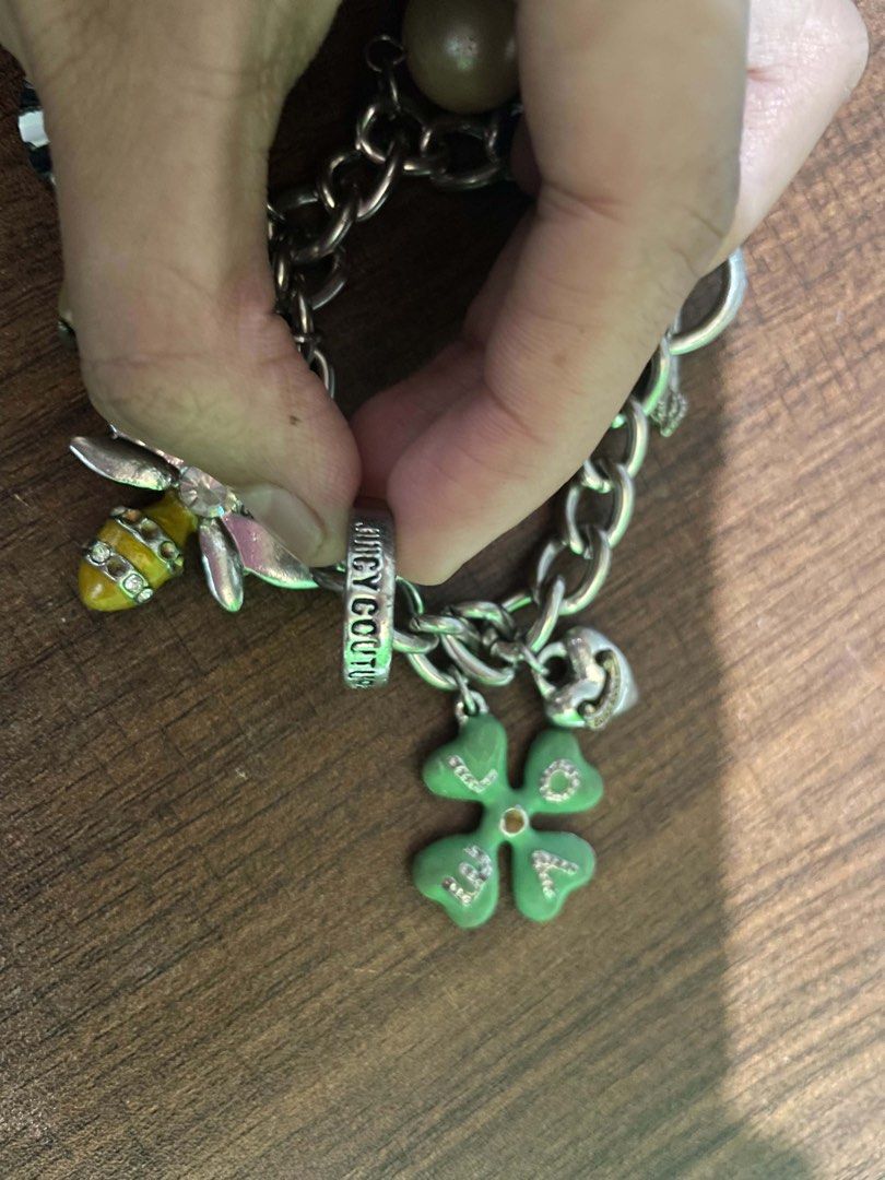 juicy couture bracelet (Category: Luxury Accessories) located in Naga. Submitted by hello_imshellyduval (Listing ID 1469328651, Image 2). Description: as is.
