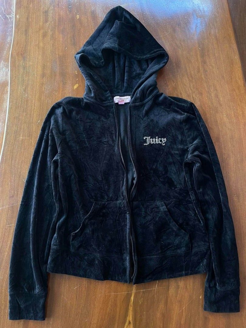 JUICY COUTURE SIZE SMALL (Category: Coats, Jackets and Outerwear) located in Mabitac. Submitted by axelverador (Listing ID 1469170969, Image 1). Description: ISSUE ZIPPER.