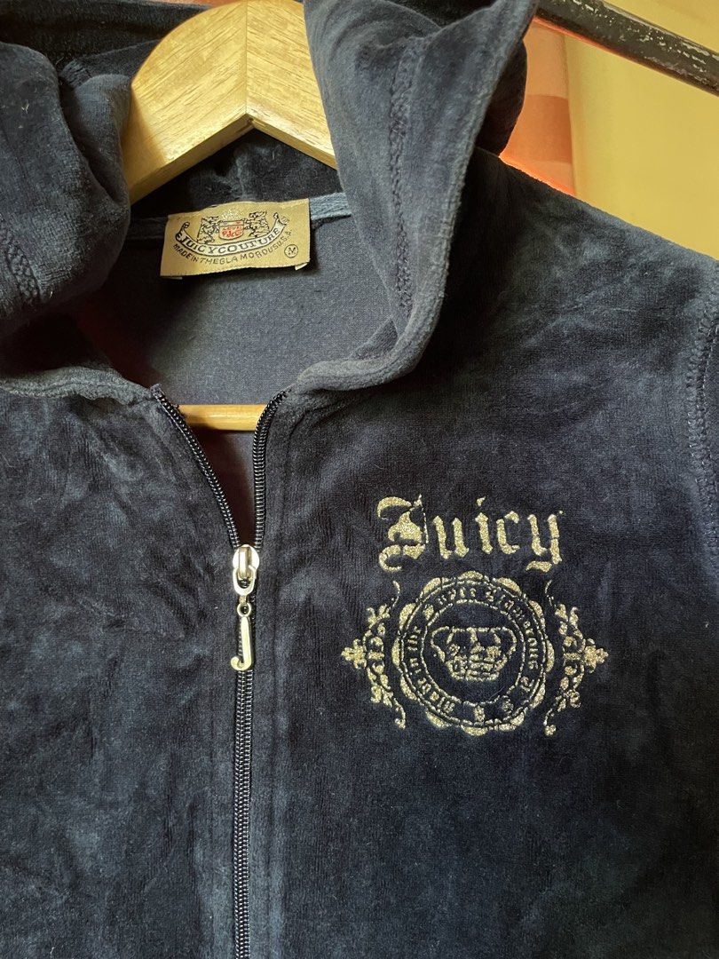 Juicy Couture Velour (Category: Coats, Jackets and Outerwear) located in Marikina City. Submitted by kaelnbellecloset (Listing ID 1469203918, Image 3). Description: None.