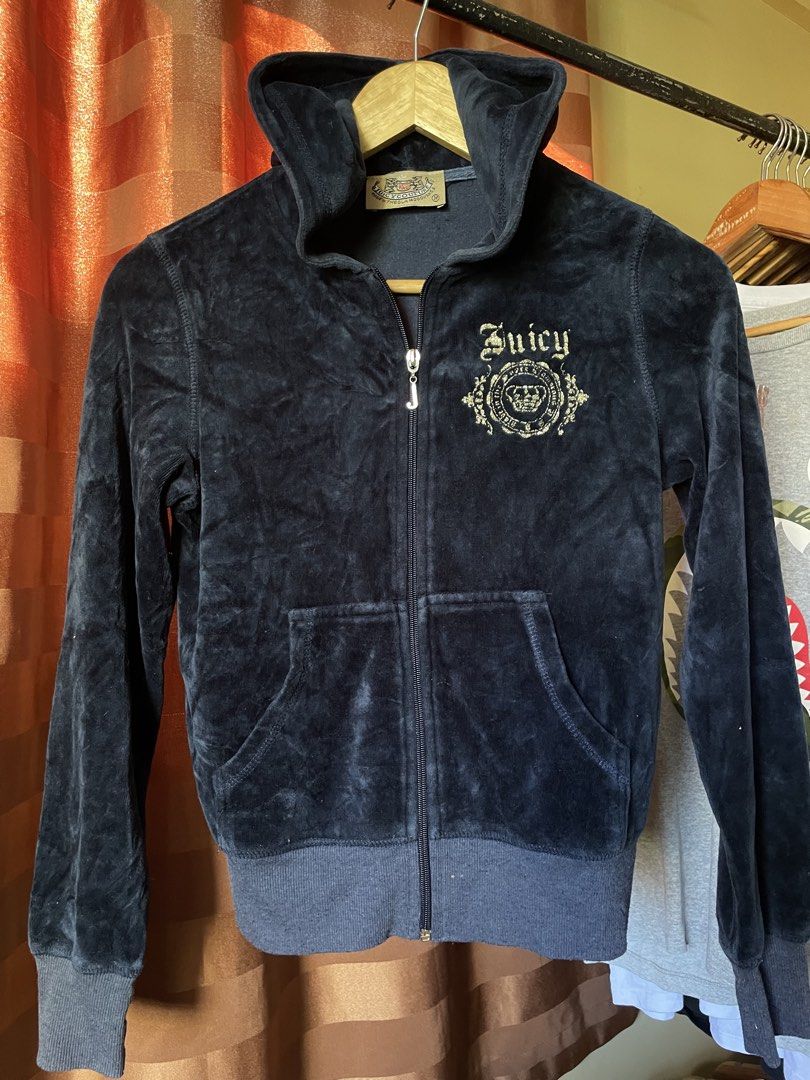 Juicy Couture Velour (Category: Coats, Jackets and Outerwear) located in Marikina City. Submitted by kaelnbellecloset (Listing ID 1469203918, Image 1). Description: None.