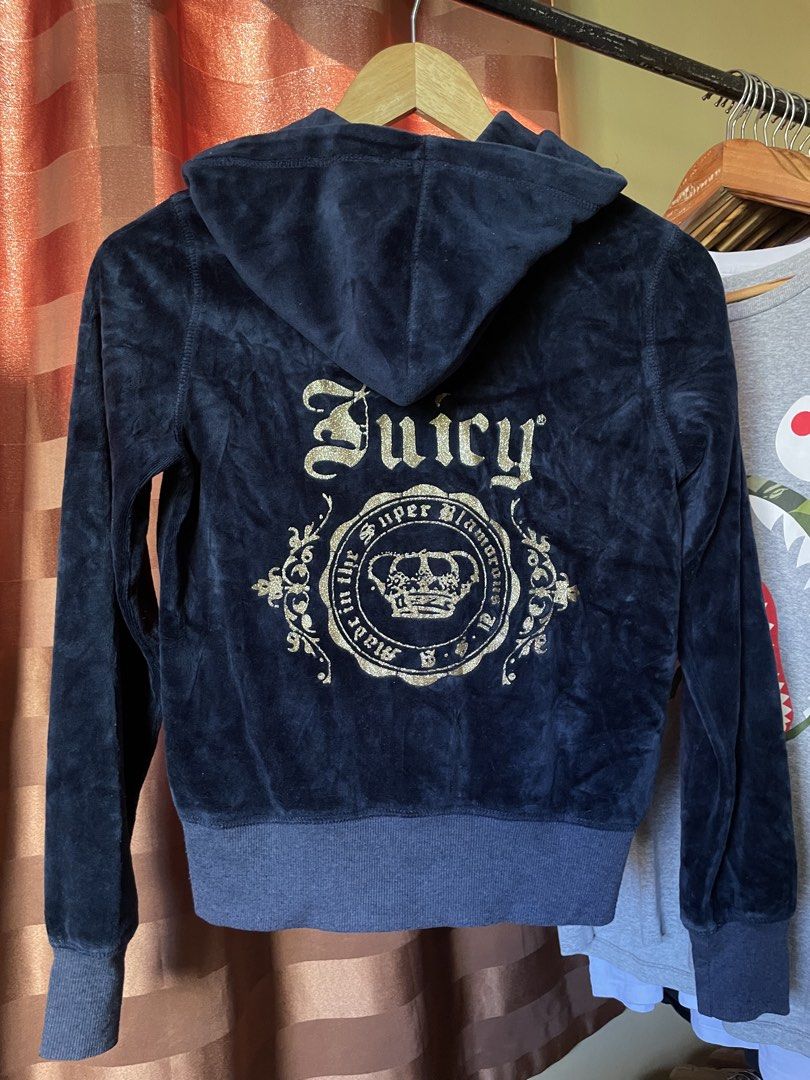 Juicy Couture Velour (Category: Coats, Jackets and Outerwear) located in Marikina City. Submitted by kaelnbellecloset (Listing ID 1469203918, Image 2). Description: None.