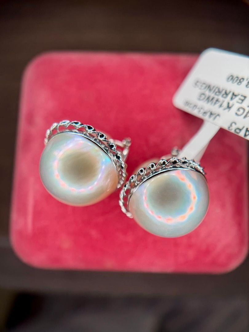 K14 WHITE GOLD MABE PEARL EARRINGS (Category: Earrings) located in Baguio. Submitted by asna_taku (Listing ID 1469253159, Image 3). Description: 🤍✨ K14 WHITE GOLD MABE PEARL EARRINGS | JAPAN GOLD ✨ Pearl elegance that never goes out of style! 🤍 Look at that gorgeous iridescent glow! These statement Mabe pearl earrings feature luminous, rainbow-like overtones framed in intricate K14 white gold settings. Classy, elegant, and beautifully timeless.