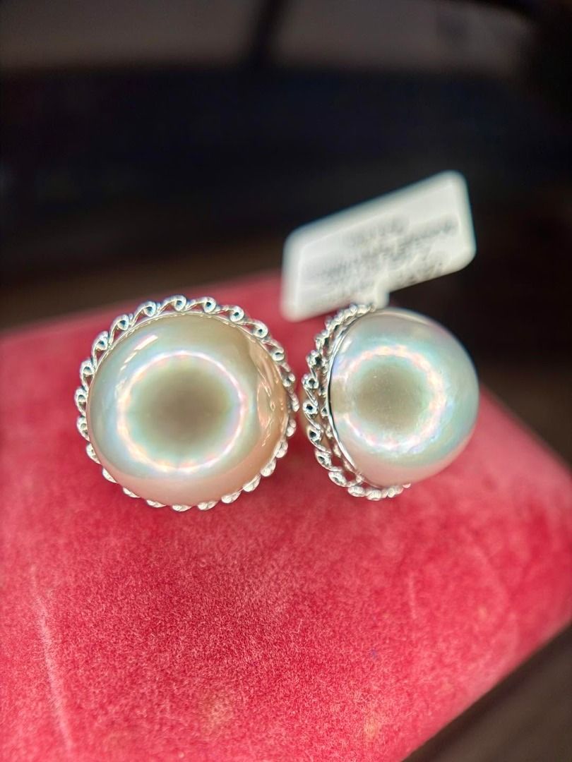 K14 WHITE GOLD MABE PEARL EARRINGS (Category: Earrings) located in Baguio. Submitted by asna_taku (Listing ID 1469253159, Image 1). Description: 🤍✨ K14 WHITE GOLD MABE PEARL EARRINGS | JAPAN GOLD ✨ Pearl elegance that never goes out of style! 🤍 Look at that gorgeous iridescent glow! These statement Mabe pearl earrings feature luminous, rainbow-like overtones framed in intricate K14 white gold settings. Classy, elegant, and beautifully timeless.