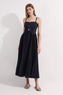 (Category: ) located in . Submitted by shopmyclosetbykris (Listing ID 1469345121, Image 1). Description: .