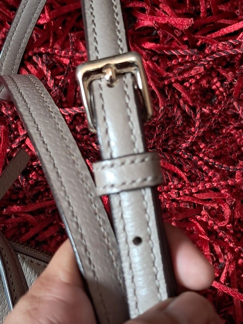 Kate Spade (Category: Cross-body Bags) located in Quezon City. Submitted by dealtoshop (Listing ID 1469170942, Image 3). Description: 100% Original Kate Spade Leather Sling Bag. In pristine condition. Please see the photos for your references..