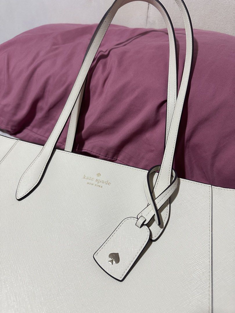 Kate Spade (Category: Tote Bags) located in Cavite. Submitted by thinkpositive_ (Listing ID 1469232221, Image 2). Description: Kate Spade Dana Can pass as brand new Color Meringue .
