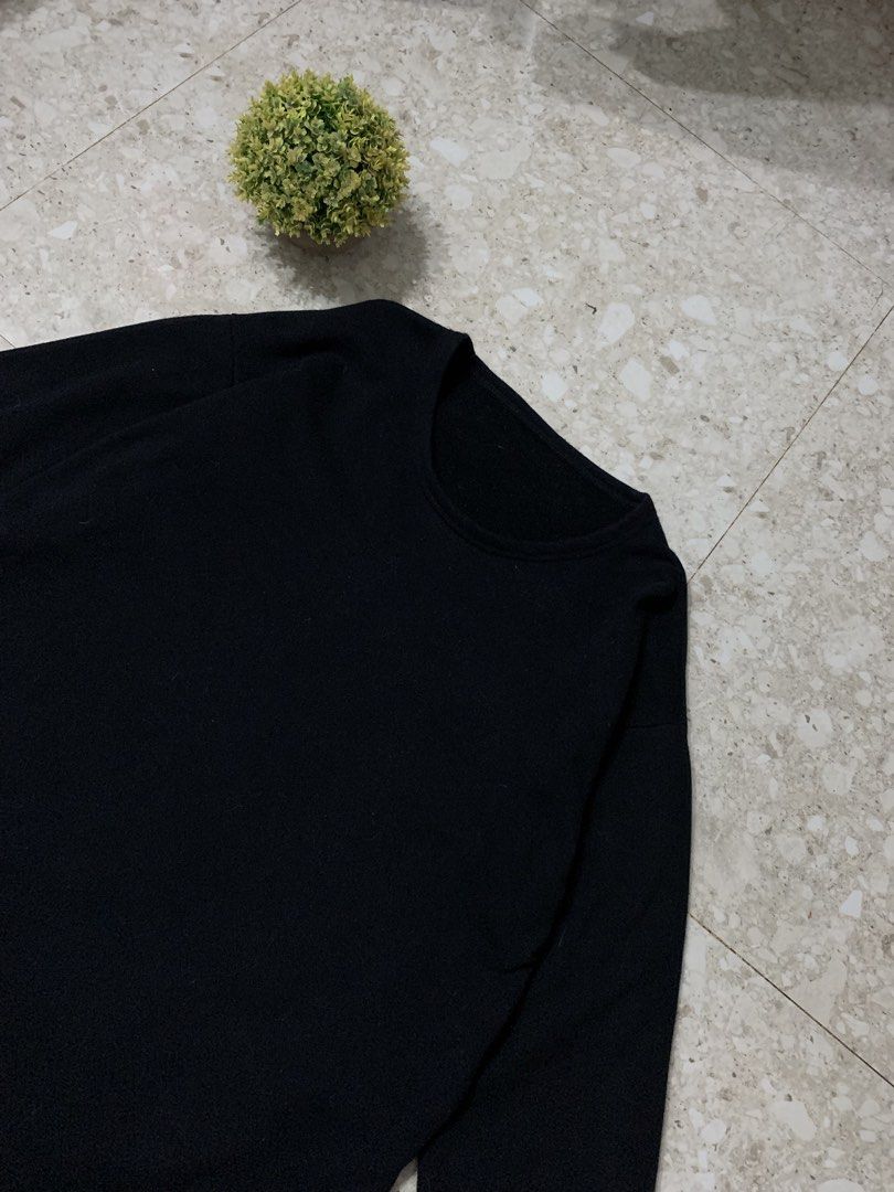 Kazuko Kitamura sweater like new condition (Category: Coats, Jackets and Outerwear) located in Aloran. Submitted by k-thrift (Listing ID 1469255922, Image 2). Description: .