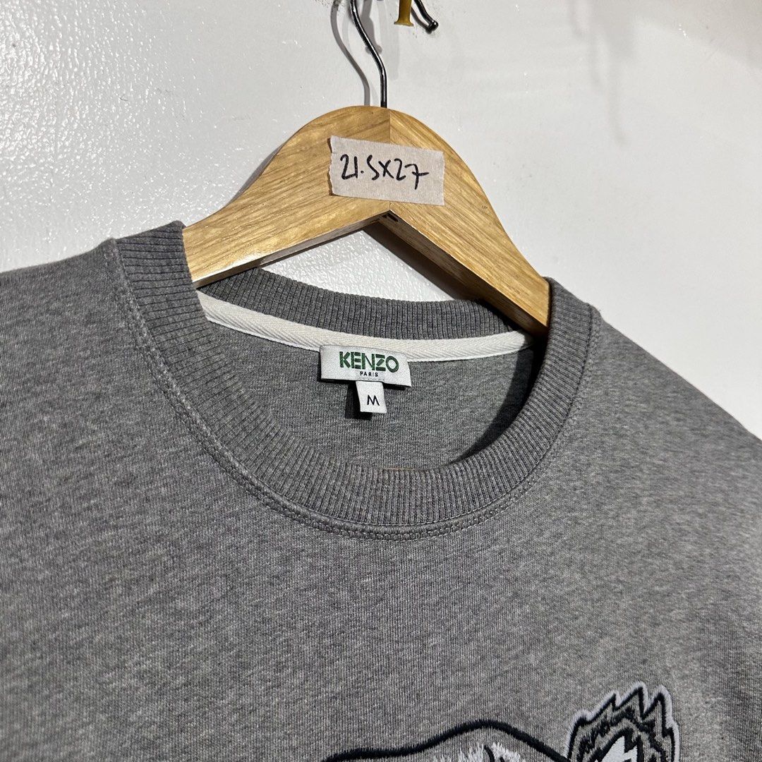 Kenzo paris (Category: Coats, Jackets and Outerwear) located in Malabon City. Submitted by Mi-MoApparel (Listing ID 1469169382, Image 2). Description: Like new No issue M on tag Width 21.5 Length 27 Loc malabon/caloocan.