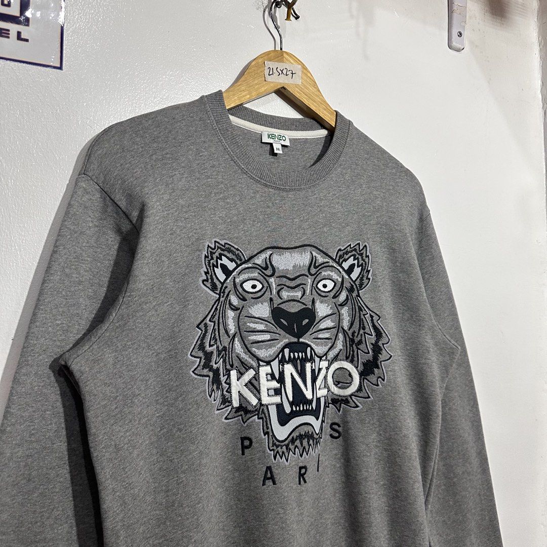 Kenzo paris (Category: Coats, Jackets and Outerwear) located in Malabon City. Submitted by Mi-MoApparel (Listing ID 1469169382, Image 3). Description: Like new No issue M on tag Width 21.5 Length 27 Loc malabon/caloocan.