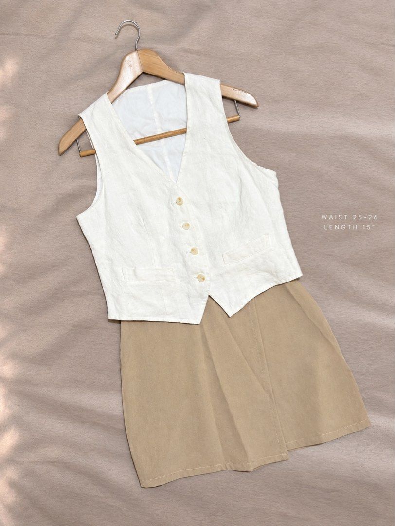 Khaki Skirt (Category: Sets or Coordinates) located in Caloocan City. Submitted by nnnprelovedclothes (Listing ID 1469386999, Image 1). Description: .