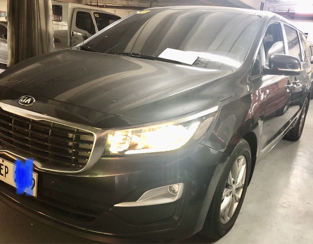 Kia Carnival 2.2L Auto (Category: Used Cars) located in Quezon City. Submitted by 09772114278 (Listing ID 1469167908, Image 2). Description: 2020 carnival A/T Diesel CRDI 11 seater Power sliding door 40,000 km only Casa maintained 0917-3170583.