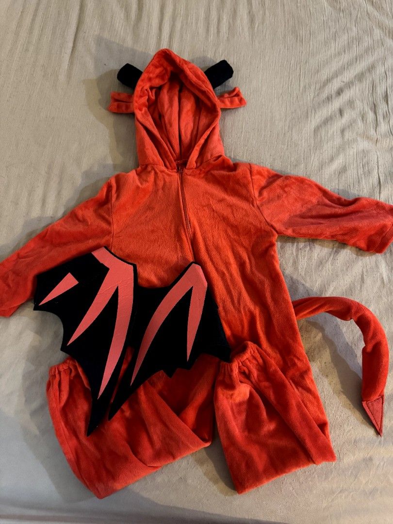 Kids Devil Halloween Costume (Category: Babies & Kids Fashion) located in Manila. Submitted by withlovesam (Listing ID 1469267486, Image 3). Description: fits 4-5y/o kids used once only bought for 1,450.
