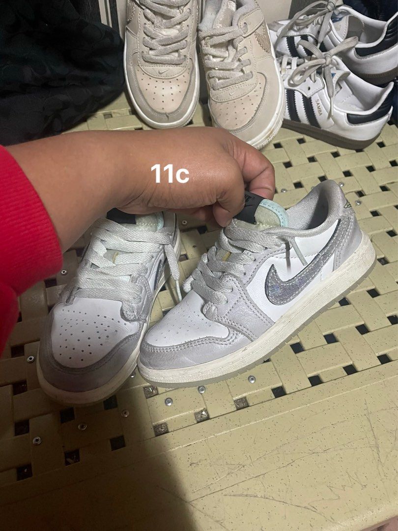 Kids sneakers bundle Nike Adidas size 11c (Category: Babies & Kids Fashion) located in Manila. Submitted by delarosaje13080 (Listing ID 1469374142, Image 1). Description: - Bundle set of 3 popular kids sneakers - Includes Nike Air Force 1, Nike Dunk Low (Silver Swoosh), and Adidas Samba - Size: 11C - Condition: Pre-loved with scuffs and dirty soles - Ideal everyday shoes for fast-growing feet .