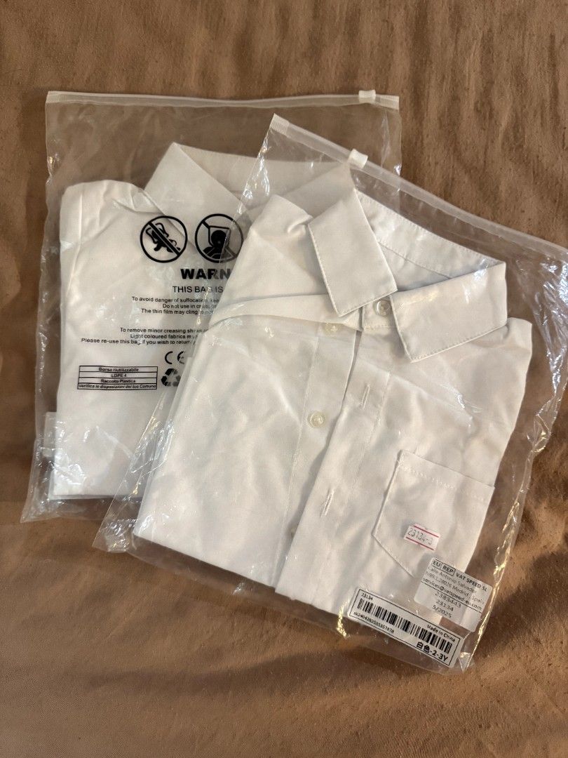 Kids White Polo 2pcs (Category: Babies & Kids Fashion) located in Manila. Submitted by withlovesam (Listing ID 1469268184, Image 1). Description: brandnew never used for 2y/o kid.