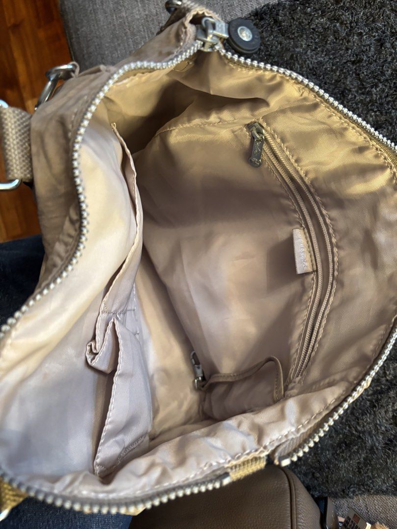 Kipling Bag (Category: Shoulder Bags) located in Pasay City. Submitted by N30G0TMYBAEK (Listing ID 1469272297, Image 2). Description: good condition original missing long strap.