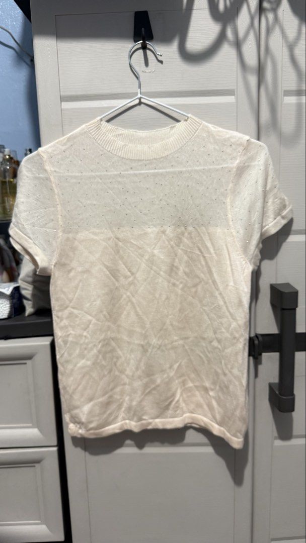 Knitted Peach Top (Category: Shirts) located in Quezon City. Submitted by dinesaur (Listing ID 1469267334, Image 1). Description: .