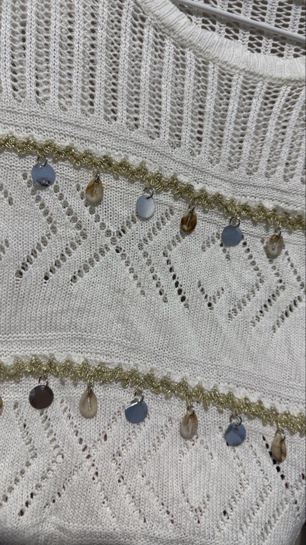 Knitted Top with Sequins and Shell (Category: Shirts) located in Quezon City. Submitted by dinesaur (Listing ID 1469267965, Image 2). Description: .
