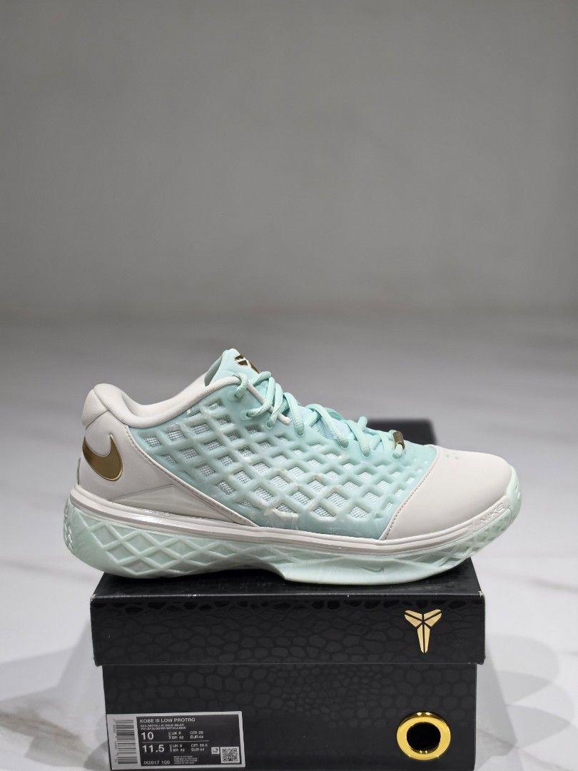 KOBE 3 LOW CHBL (Category: Sneakers) located in Caloocan City. Submitted by 321soled (Listing ID 1469209019, Image 1). Description: for sale/trade kb 3 low chbl size 10 used / complete 7,495 size 9.5 brandnew / complete 8,495 south caloocan area ig/fb: 321soled.