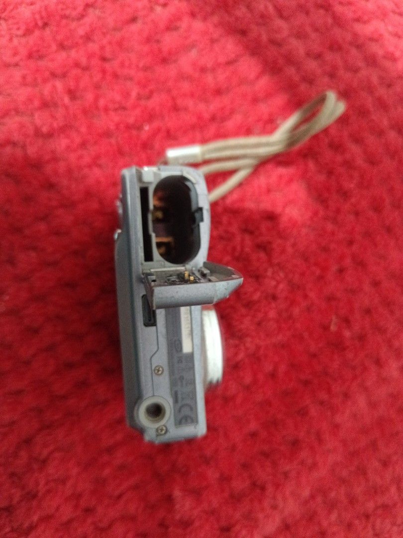 kodak easyshare c813 (Category: Cameras) located in Manila. Submitted by neudacha (Listing ID 1469390978, Image 2). Description: (the battery is not included) AA/lithium battery 8.2 megapixel BUY AT YOUR OWN RISK.