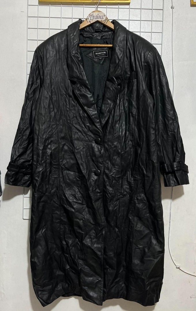 KOMITOR VINTAGE LEATHER COAT (Category: Coats, Jackets and Outerwear) located in Pagsanjan. Submitted by thriftyclothes33 (Listing ID 1469309284, Image 2). Description: 🔥 KOMITOR VINTAGE LEATHER COAT 🧥🤎 💰 ₱1,500 + SF ✨ Classic vintage Korean style 🇰🇷 ✨ Long coat with aged leather finish ✨ Notched lapels & deep hand pockets ✨ Adjustable buckle cuffs 🏷️ Medium to Large 📏 Width 24" • Length 45" 📐 Shoulder 20" 📦 From U.S. package 📍 Laguna 