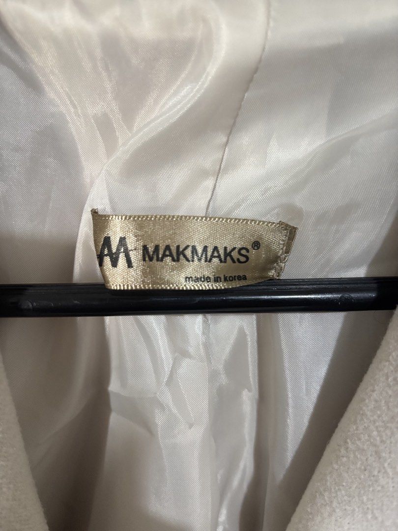 Korean White Long Wool Coat (Category: Coats, Jackets and Outerwear) located in Pasig City. Submitted by shop.yel11 (Listing ID 1469385228, Image 3). Description: Full length Made in Korea Good as new.