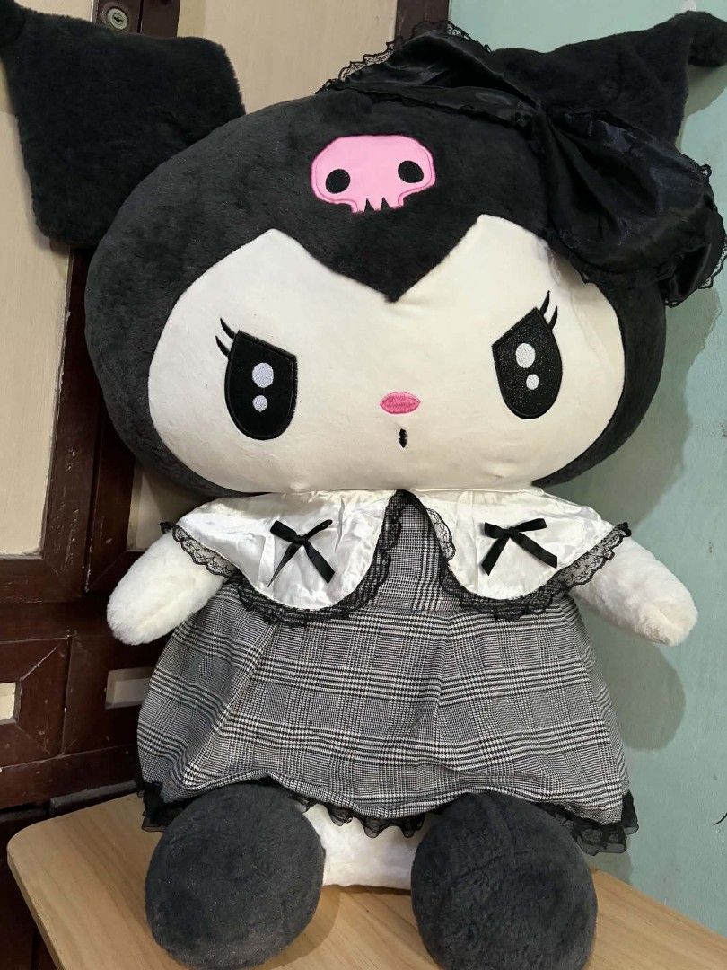 Kuromi 1 Meter (Category: Plushies & Soft Toys) located in Quezon City. Submitted by aya.encl (Listing ID 1469177835, Image 1). Description: Kuromi Stuff Toy 100 cm tall.