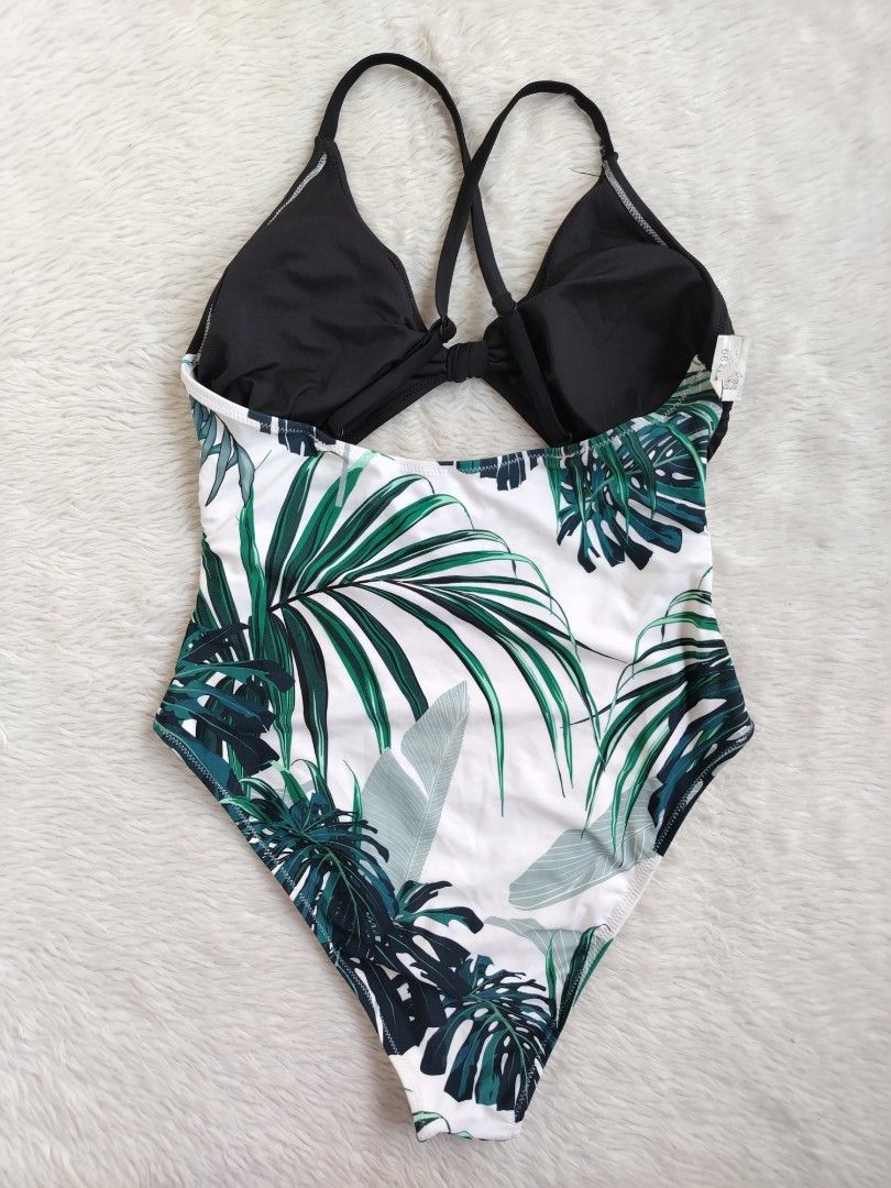 (L) One Piece Swimsuit (Category: Bikinis & Swimsuits) located in Paranaque City. Submitted by closetbykimkirsten (Listing ID 1469225268, Image 2). Description: 🎀Like New🎀 ✨Brand: Cut Brand ⚡Padded 🪷Size: Large 💸Price: P249 (Non Negotiable) ♦️All Items are PRELOVED in good condition. ♦️Please do manage your expectations. ♦️WASH before USE ♦️BUY at your own RISK 🔥NO RETURN NO EXCHANGE POLICY🔥 ⛔BOGUS BUYER/JOY RESERVER will be posted in every