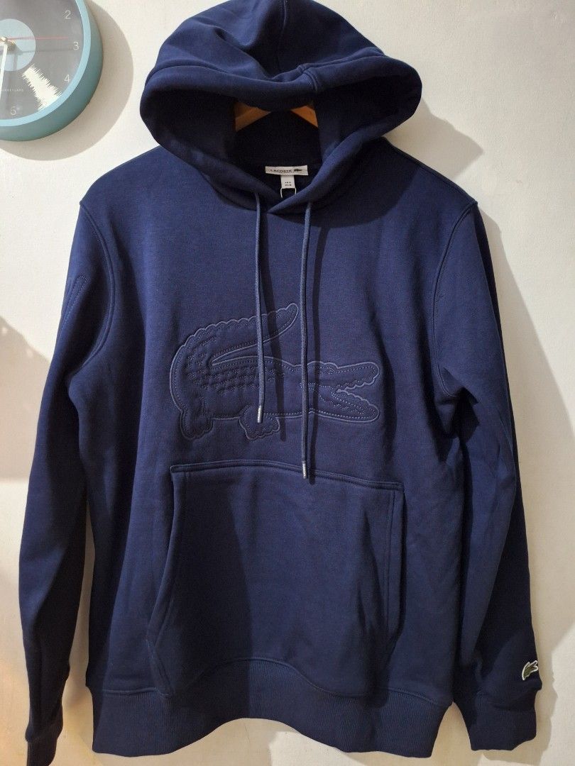 Lacoste fleece hoodie pullover navy blue (Category: Coats, Jackets and Outerwear) located in Muntinlupa City. Submitted by kstefanomela14 (Listing ID 1469164149, Image 2). Description: Lacoste pullover hoodie Colors: Black - 20x25.5 Navyblue small - 20x25.5 Med - 21x26 Large - 22x27 XL - 23X28 Cod cop Lbc j&t lalamove.
