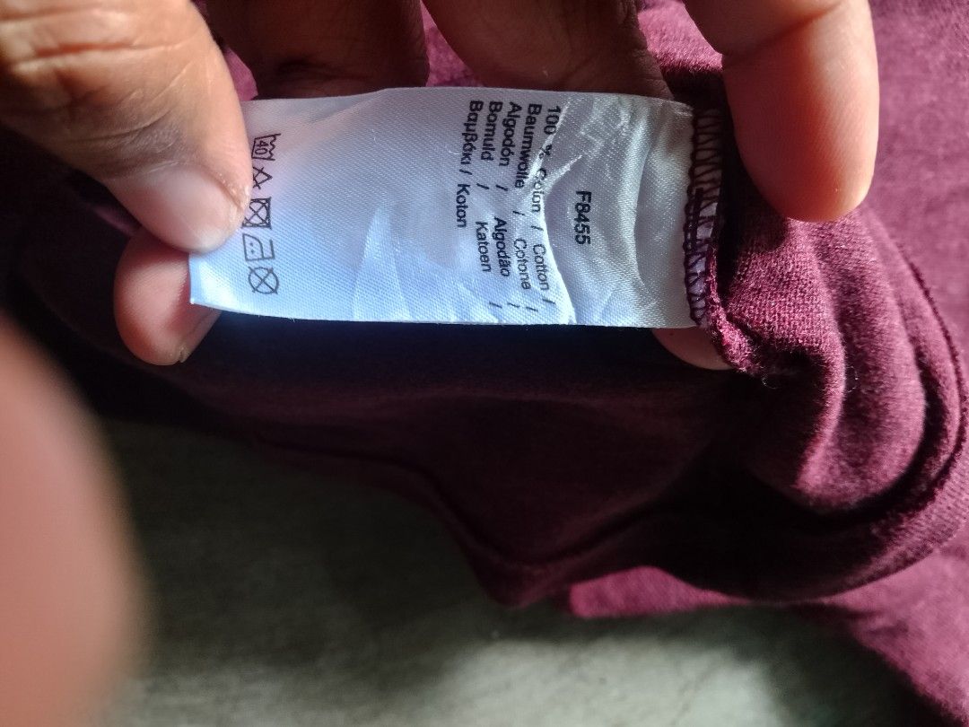 Lacoste maroon size 4 (Category: Formal Shirts) located in Cavite. Submitted by aly27alipo46984 (Listing ID 1469209166, Image 2). Description: Lacoste maroon size 4 authentic good as new.