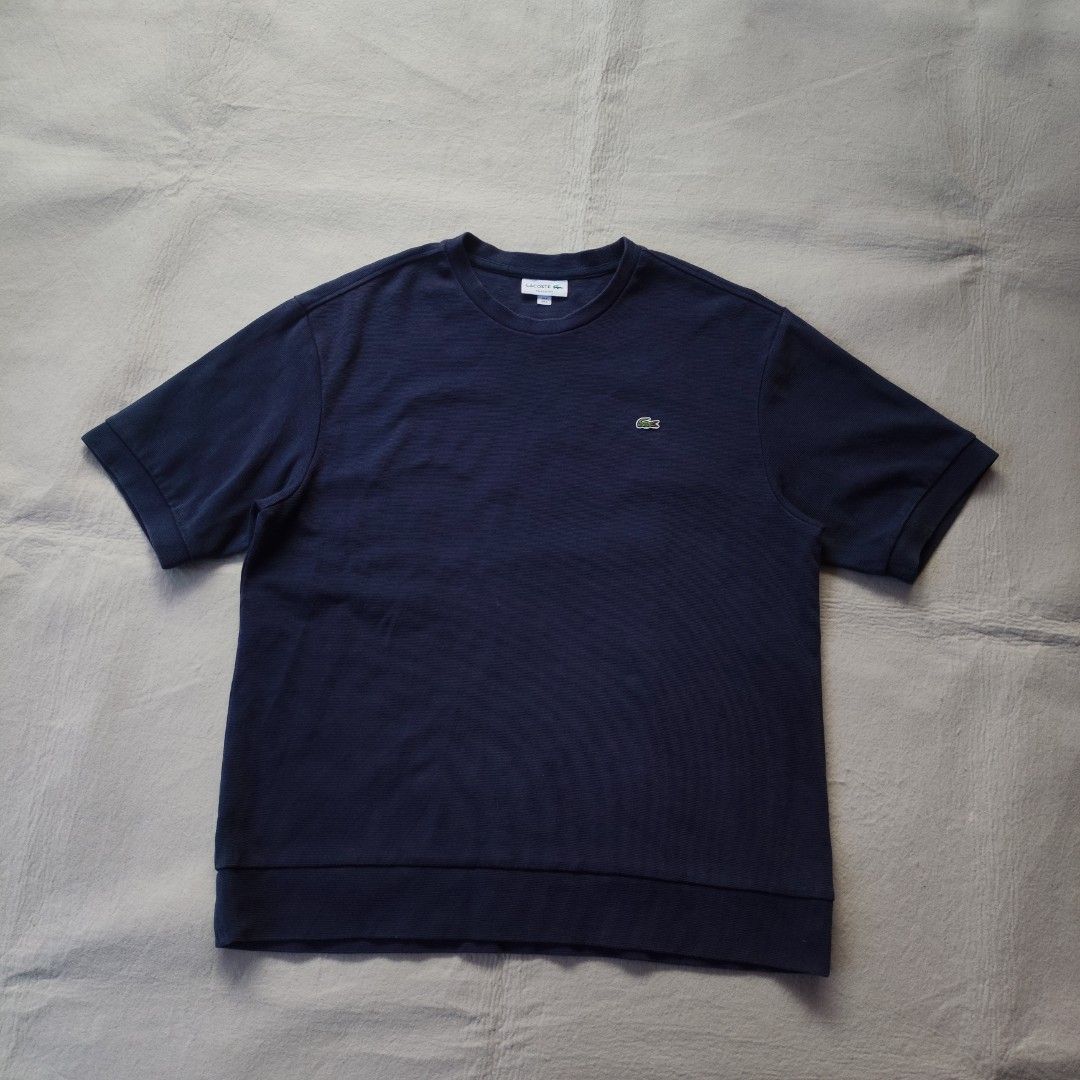 Lacoste Short Sleeve Sweatshirt (Category: Tshirts & Polo Shirts ) located in Balamban. Submitted by winston.jude (Listing ID 1469341433, Image 1). Description: large on tag width:23.5 length:28.5 good condition no issues 550+sf.