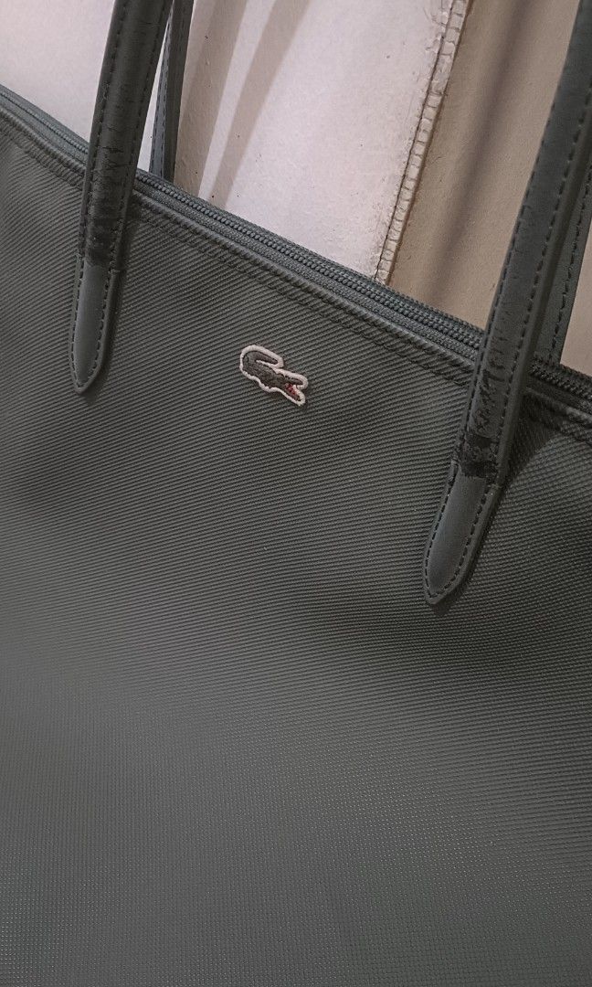 Lacoste tote bag Large preloved (Category: Tote Bags) located in San Juan City. Submitted by gentlefire.50c95f (Listing ID 1469274349, Image 2). Description: .