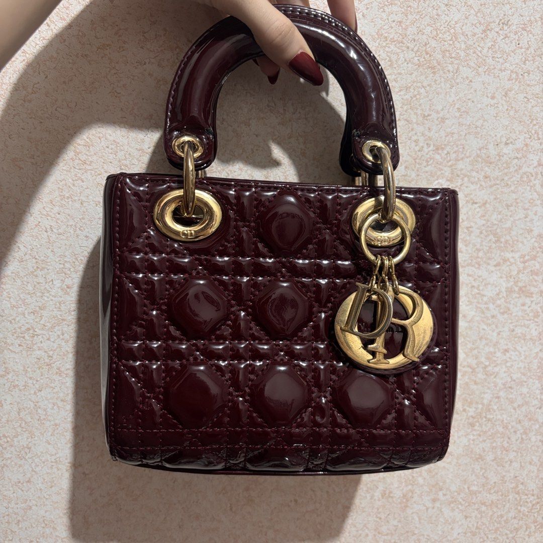 lady dior patent red (Category: Luxury Bags & Wallets) located in Las Pinas. Submitted by totesarchive (Listing ID 1469256388, Image 1). Description: lady mini dior in red no more code complete charms .